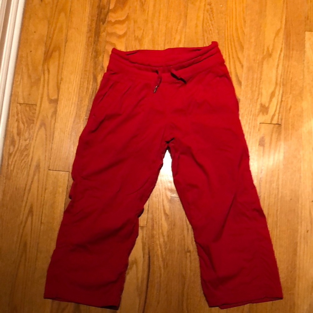 Lululemon cropped studio pants